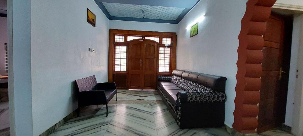 Jinan Palace Guest House Jinan Palace Guest House Nedumbassery Exterior foto